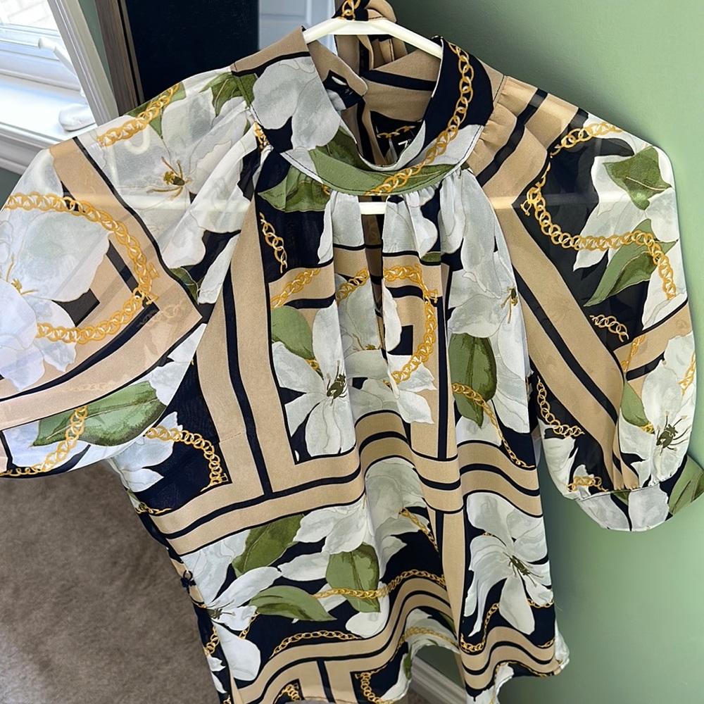 Avenue Green and Cream Boxy Blouse with Bib Collar